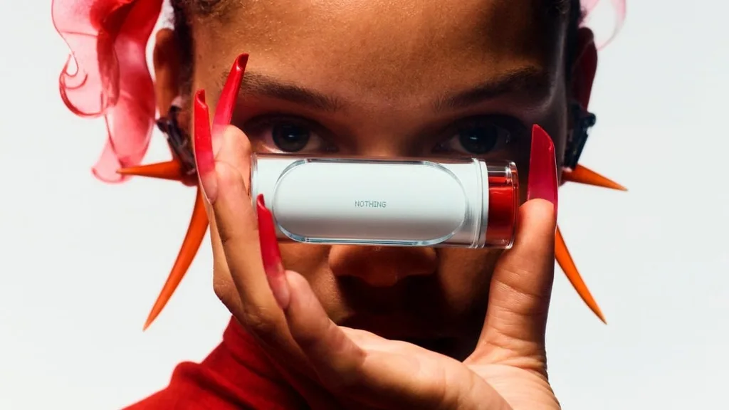 Nothing Ear Stick Londra Moda Haftası’nda podyuma çıktı