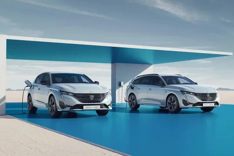 Peugeot 308 serisine iki elektrikli model ekliyor