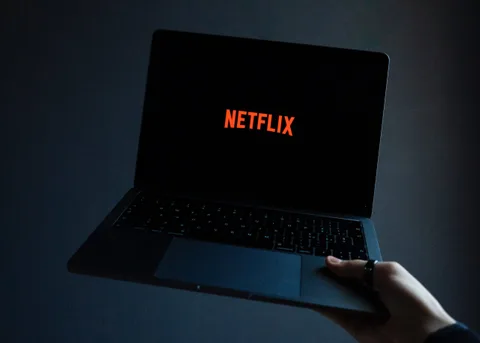 Netflix 2023’te şifre paylaşımının önüne ciddi biçimde geçmeyi hedefliyor