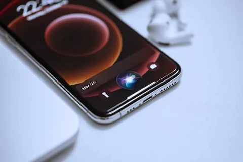 Apple “Hey Siri” seslenme terimini yalnızca “Siri” ile değiştirmeyi planlıyor