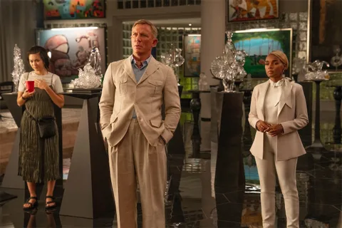 Netflix Bıçaklar Çekildi: Gizemli Bir Serüven’in resmi fragmanını paylaştı