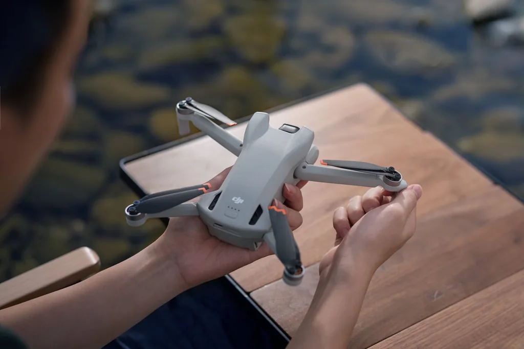 DJI Mini 3 drone tanıtıldı: Ultra hafif tasarım, uzun pil ömrü, 4K video kaydı