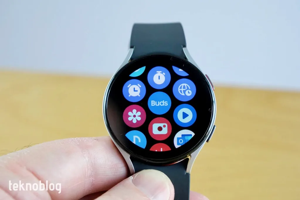 Samsung Galaxy Watch 5 serisi için Avrupa’da One UI 5 Watch dağıtımına başladı