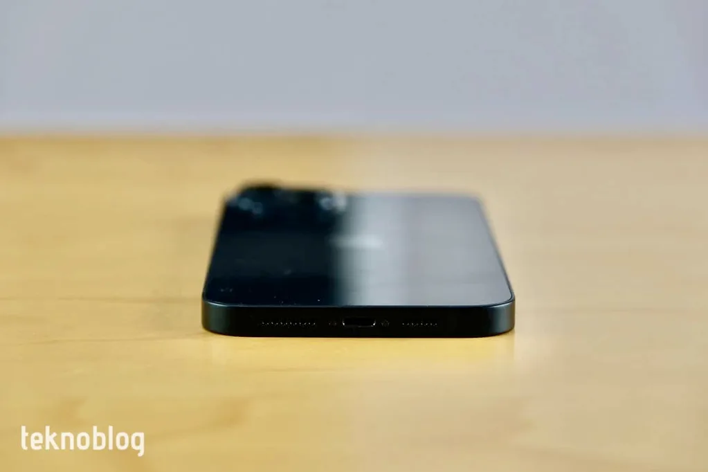 Apple iPhone 15’te USB-C’ye geçse de kablo satışlarından pay alabilir