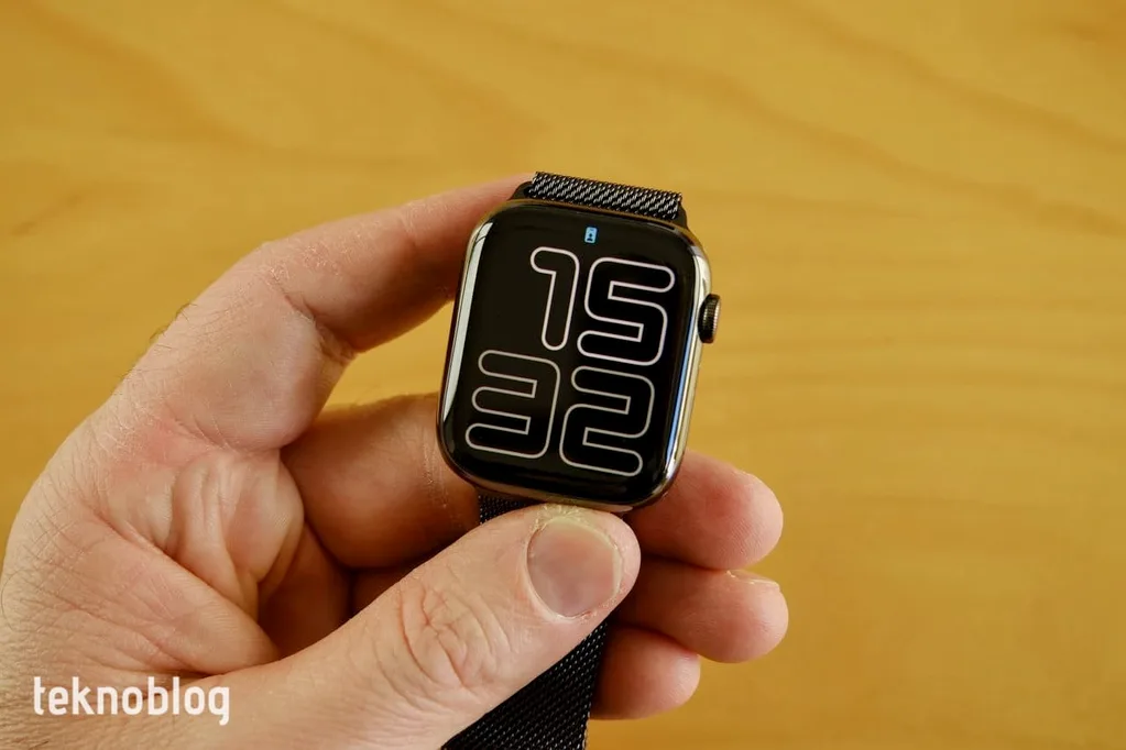 Apple Watch Series 8 bu hafta A101’in öne çıkan elektronik ürünleri arasında