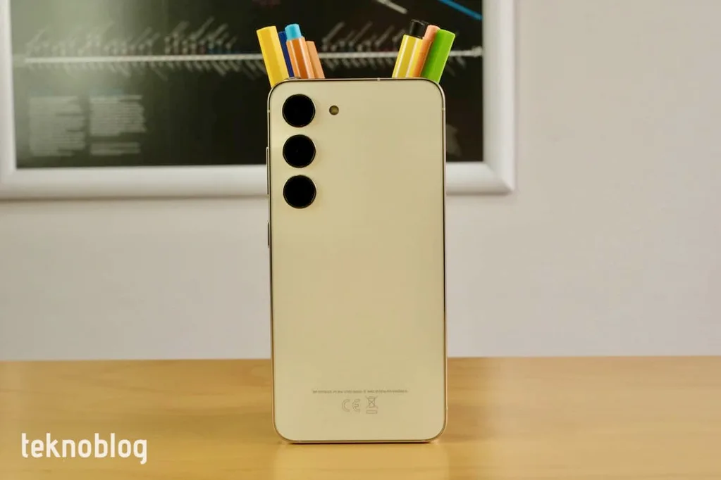 Samsung Galaxy S23 FE’yi yeni katlanabilir telefonlarından önce tanıtabilir