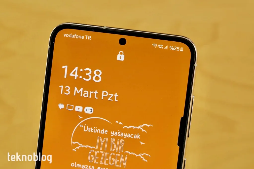 Samsung Galaxy S24 serisinde ön kamerayı değiştirmeyecek