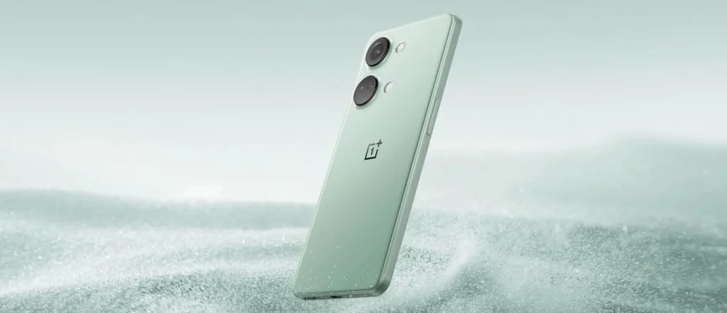 OnePlus Ace 2 Pro Snapdragon 8 Gen 2 ve kavisli ekranla gelecek