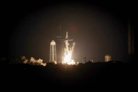 SpaceX Crew-6 astronotlarını taşıyan roketi fırlattı
