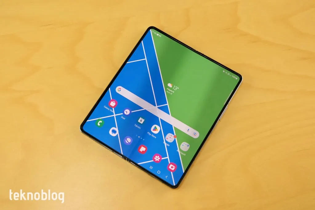 Samsung yeni katlanabilir telefonlarını, tabletlerini ve akıllı saatlerini temmuz sonunda tanıtabilir