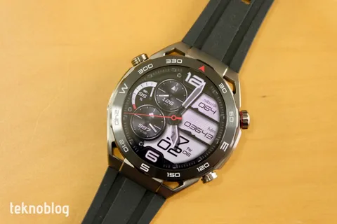 Huawei Watch Ultimate’a “yılın premium akıllı saati” ödülü