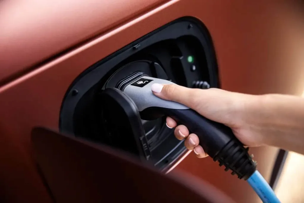 Jaguar Land Rover’dan elektrikli ve otonom araçlara dev yatırım