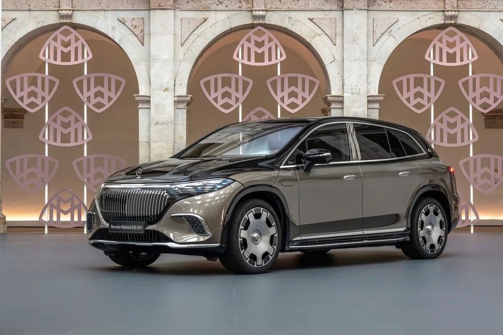mercedes EQS 680 SUV Maybach