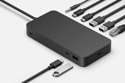 Microsoft’tan yeni Surface Thunderbolt 4 dock tanıtıldı