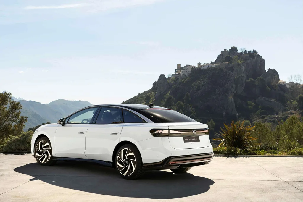 Volkswagen ve Rivian’ın 5,8 milyar dolarlık elektrikli araç teknoloji ortaklığı resmen başladı
