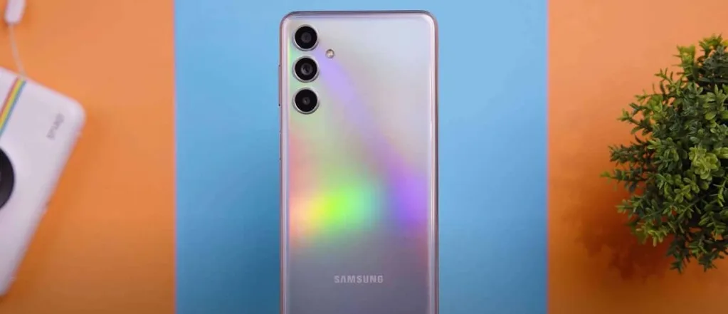 Galaxy F54’ün tüm detayları ön inceleme videosuyla görüldü