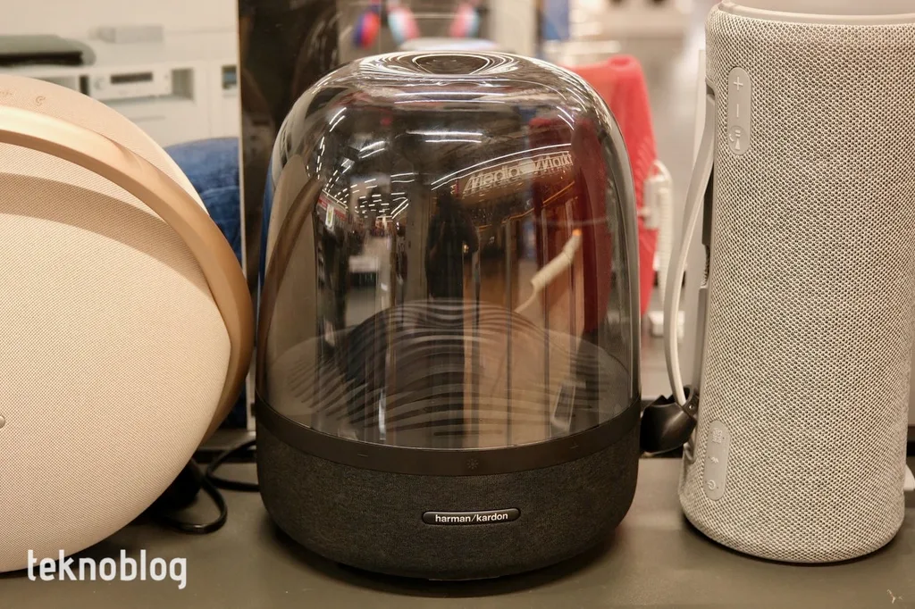 harman kardon aura studio 3