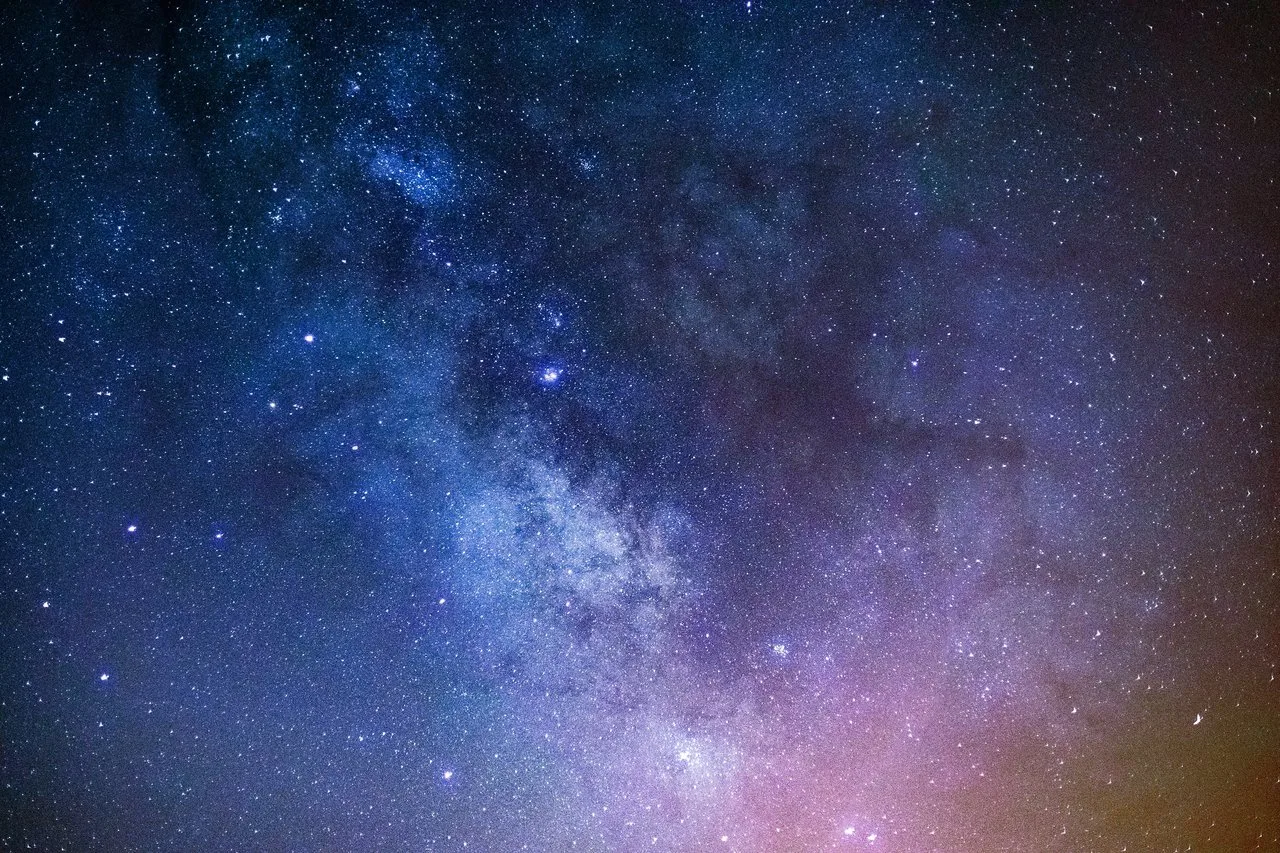 Evren genişlemiyor olabilir: Einstein’ın teorisine meydan okuyan yeni çalışma