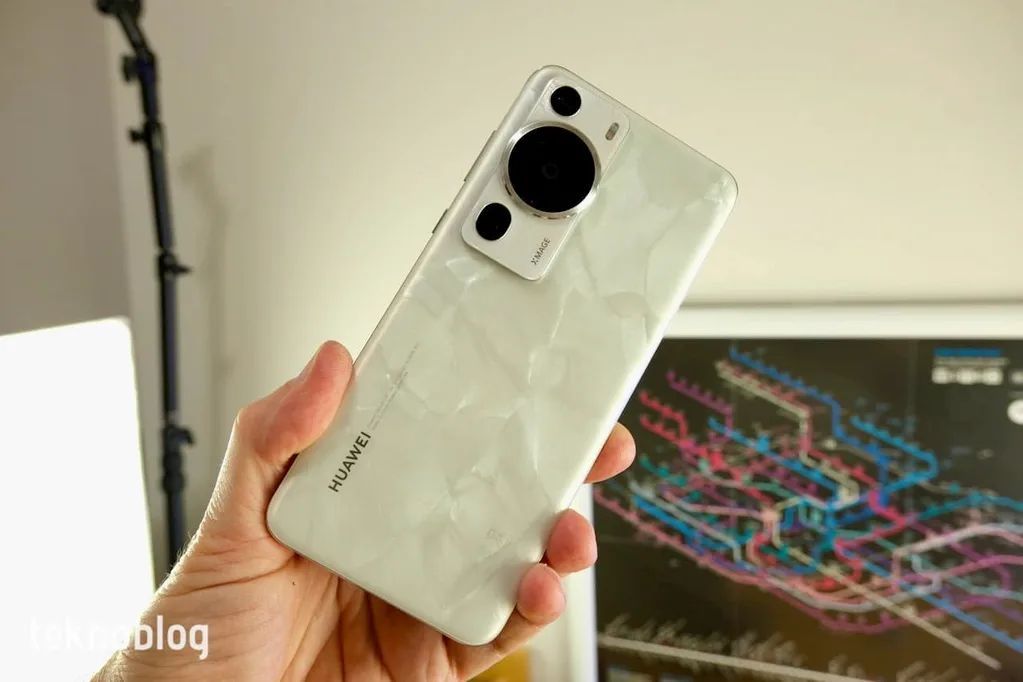 Huawei kullanıcılarını uzatılmış garanti ve pil değişim kampanyalarıyla destekliyor