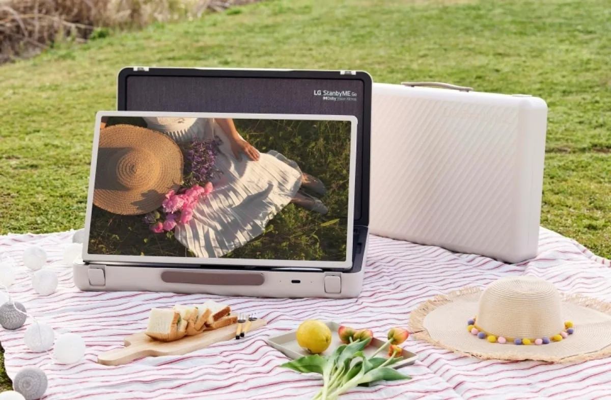 LG’den özel çantasıyla her yere taşınabilen ekran: StanbyMe Go