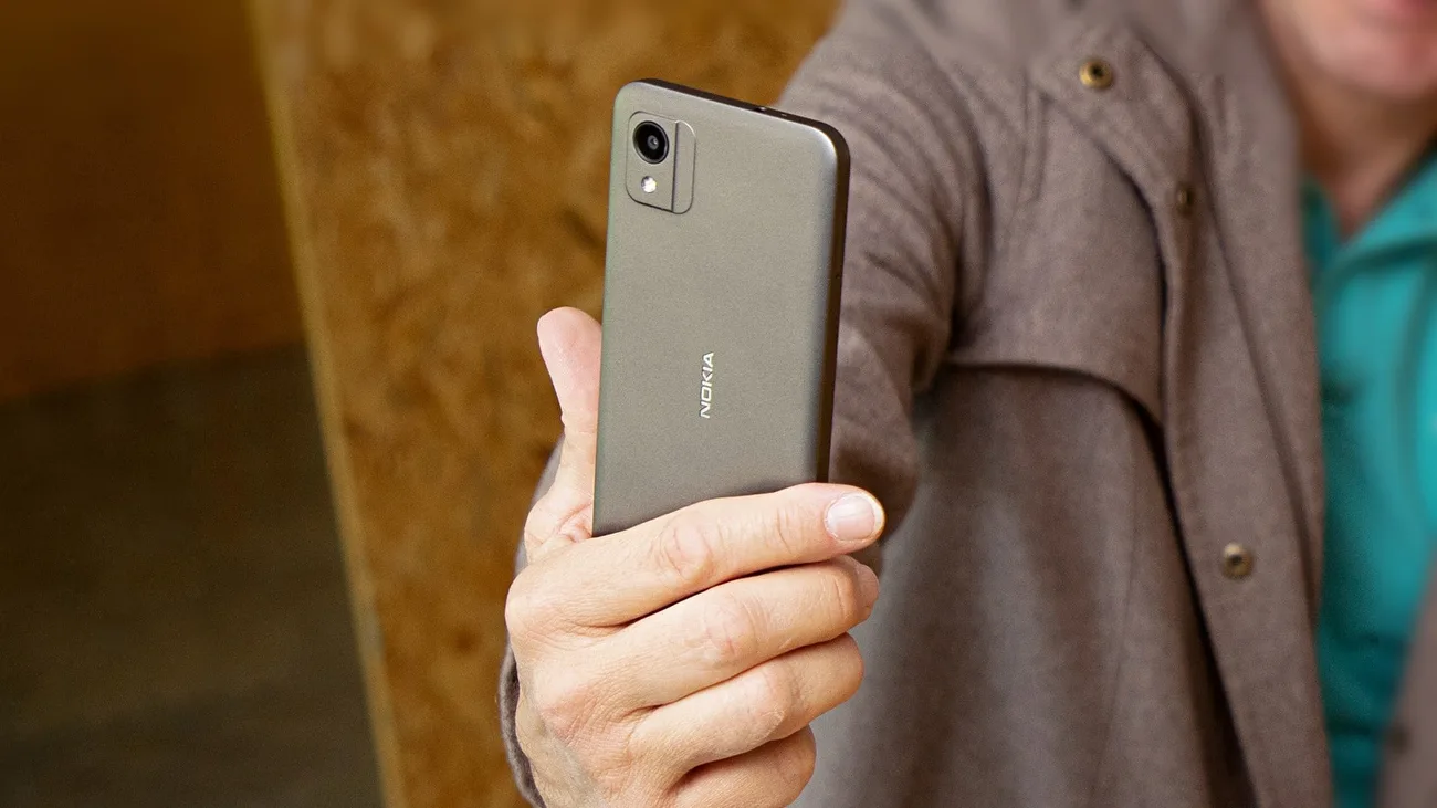 Nokia’dan giriş segmenti için iki yeni Android telefon: C110 ve C300
