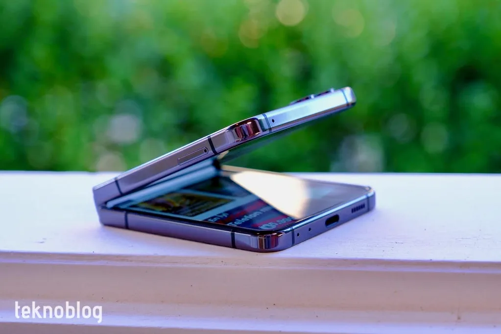 Samsung uygun fiyatlı bir katlanabilir telefon çıkarmaya hazırlanıyor