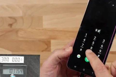 Samsung’un yeni katlanabilir telefonu Galaxy Z Flip 5, dayanıklılık testlerinde nasıl performans gösterdi?