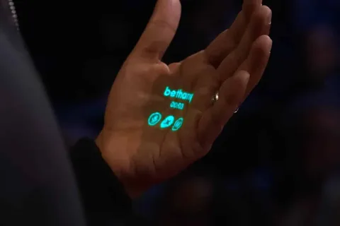 Ekimdeki Güneş tutulmasıyla birlikte tanıtılacak Humane Ai Pin yeni bir teknoloji çağını başlatabilir mi?