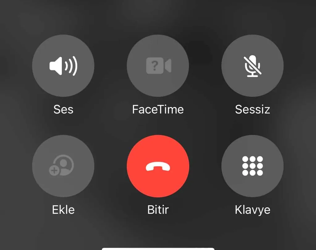 iOS 17 geliştirici betasında telefon arama ekranı yine değişti