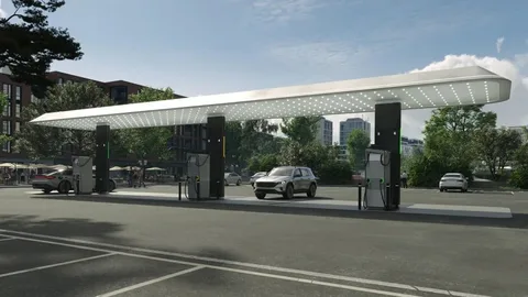 Mercedes elektrikli otomobiller için ilk hızlı şarj istasyonlarını açıyor