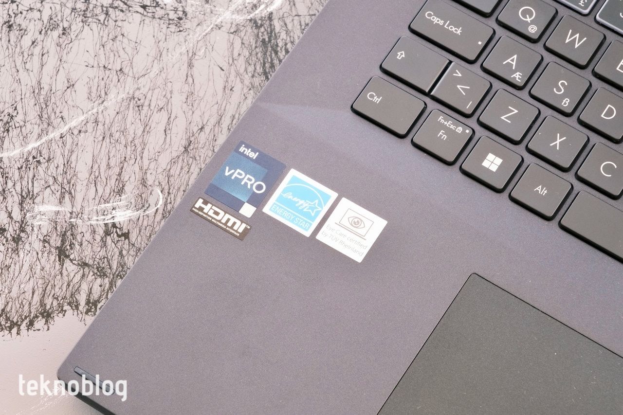 Asus ExpertBook B6 Flip B6602F İncelemesi