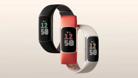 Fitbit Charge 6 tanıtıldı: Gelişmiş kalp atış hızı sensörü ve yeni Google entegrasyonları bir arada