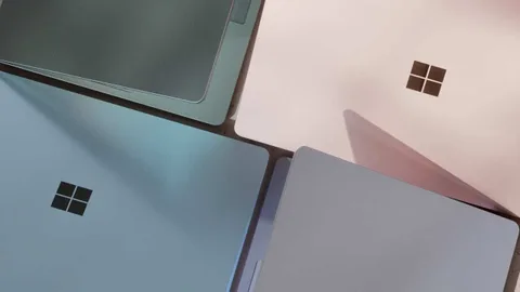 Microsoft Surface Laptop Go 3 ile hafiflik ve performansı birleştiriyor