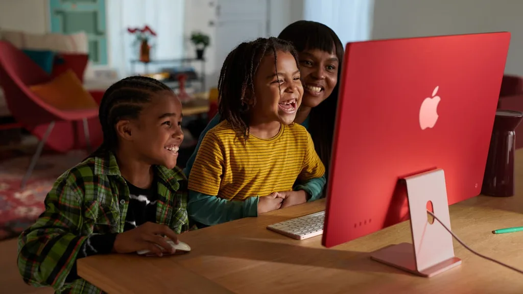 Apple daha büyük ekranlı bir iMac üstünde mi çalışıyor?