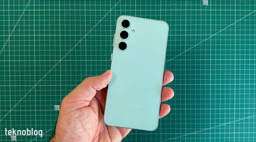 Samsung Anneler Günü için telefon ve aksesuarlarda özel indirimler sunuyor