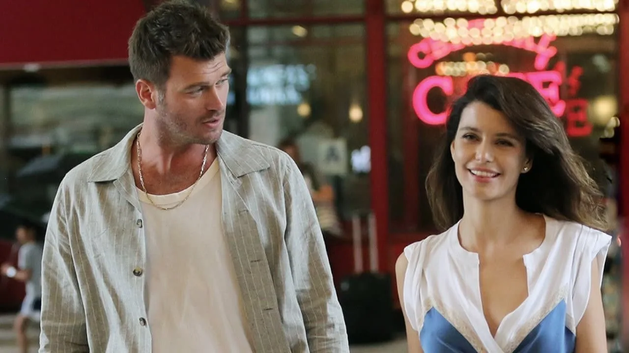 Netflix, Beren Saat ve Kıvanç Tatlıtuğ’u yeniden bir araya getiren “İstanbul İçin Son Çağrı” filminin yayın tarihini açıkladı