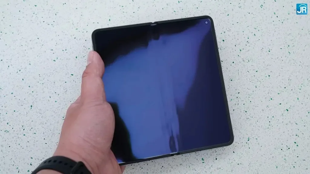 OnePlus’ın ilk katlanabilir telefonu Open ilk bakış videolarında boy göstermeye devam ediyor