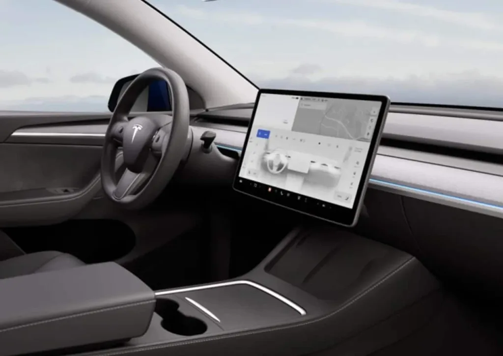 Tesla koltuk ısıtma gibi bazı özellikleri abonelik hizmeti kapsamında sunma fikrini değerlendiriyor