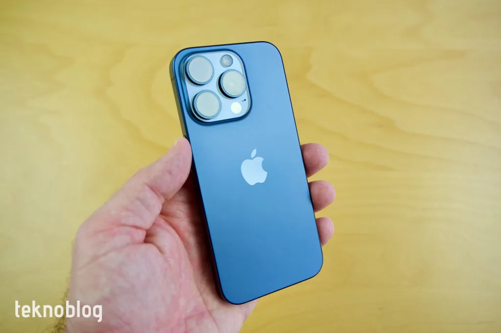 Apple iki farklı katlanabilir iPhone prototipi geliştirdi