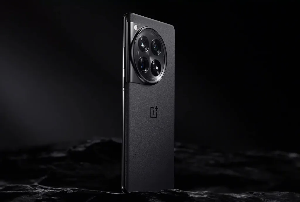 OnePlus 12 ile kablosuz şarj desteği geri dönecek