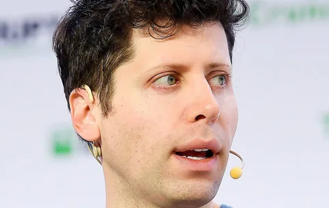 Microsoft, eski OpenAI CEO’su Sam Altman’ı bünyesine katıyor