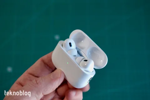 Apple, AirPods ve bazı Beats cihazları için yeni yazılım güncellemeleri yayınladı