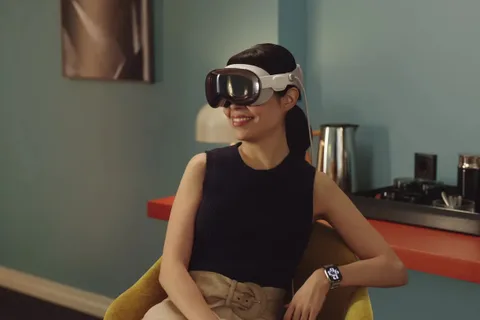 Apple Vision Pro 2’nin geliştirme sürecini askıya aldı, uygun fiyatlı versiyona odaklandı
