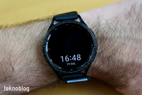 Samsung Galaxy Watch serisi akıllı saatlere sağlık verilerini aile üyeleriyle paylaşma özelliği geliyor