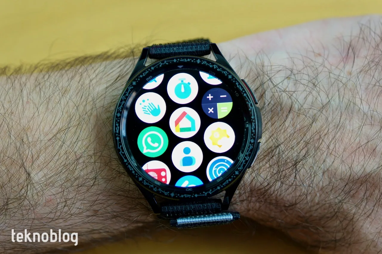 Samsung Galaxy Watch 6 için One UI 6 Watch güncellemesi dağıtıma çıktı