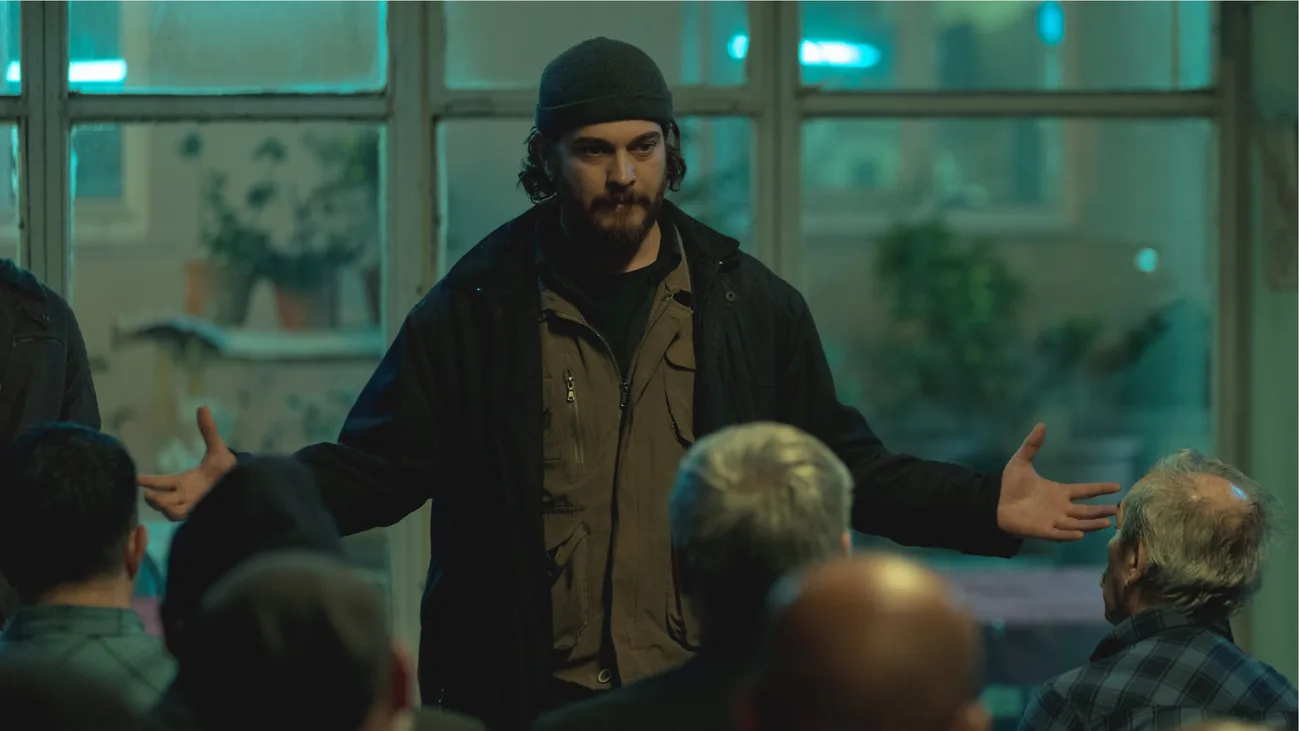 Netflix, başrolünde Çağatay Ulusoy’un olduğu yeni dizisi Kübra’nın yayın tarihini açıkladı