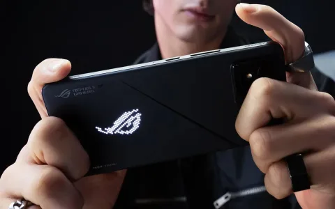 Asus ROG Phone 8 serisi yüksek oyun performansını daha dayanıklı kasa içinde sunuyor