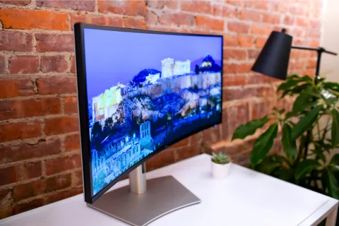 Dell UltraSharp 40 ve 34 kavisli Thunderbolt monitörlerini tanıttı