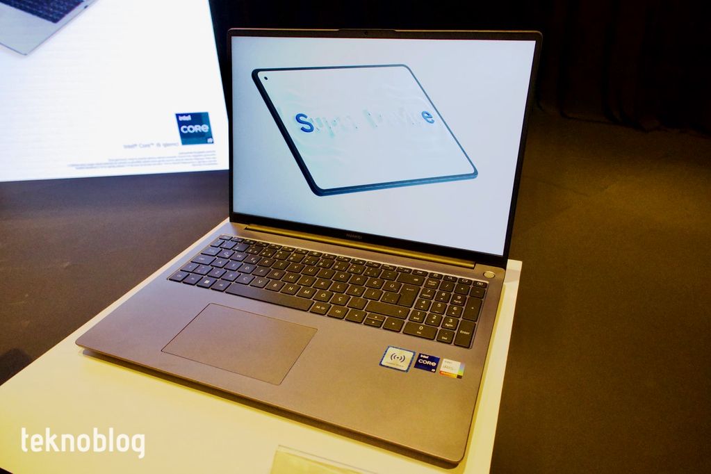 Huawei MateBook D16 2024