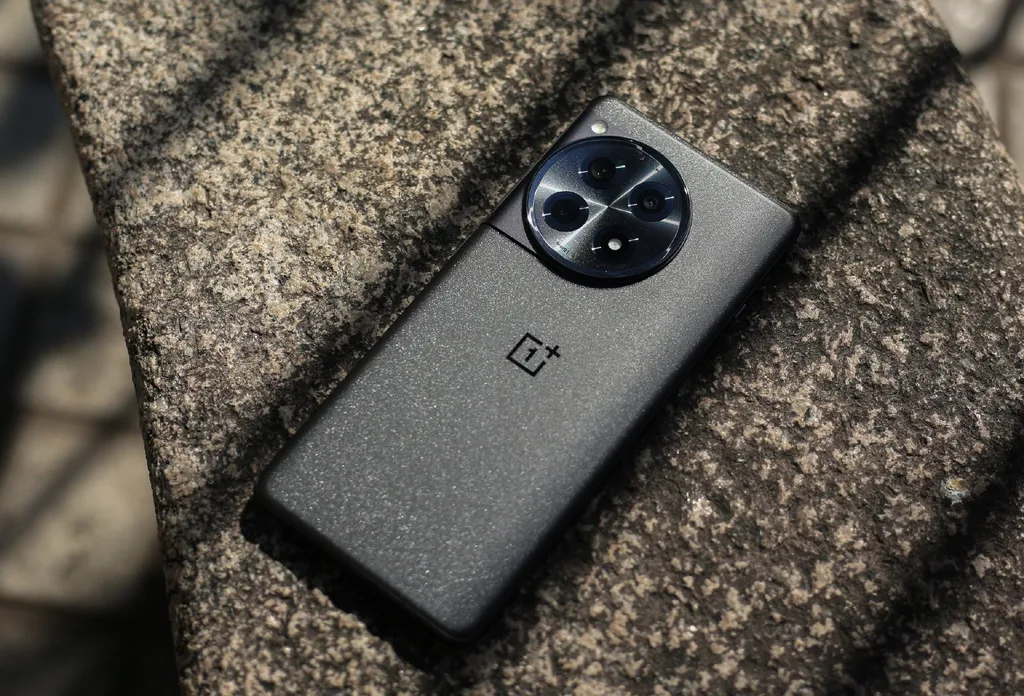 OnePlus Ace 3 tanıtıldı: Snapdragon 8 Gen 2 işlemci, 50 megapiksel ana kamera